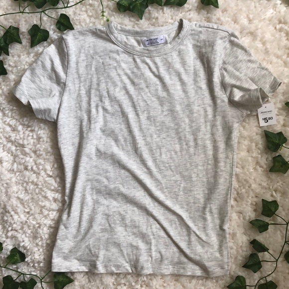 ✨3/$15✨ NWT Ardene Grey Basic Tee - Picture 1 of 5
